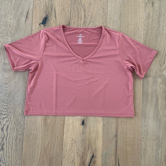 Women Athletic Workout Crop Top V neck Short Sleeve Coral Maeve Spin Bike Run - Picture 1 of 3